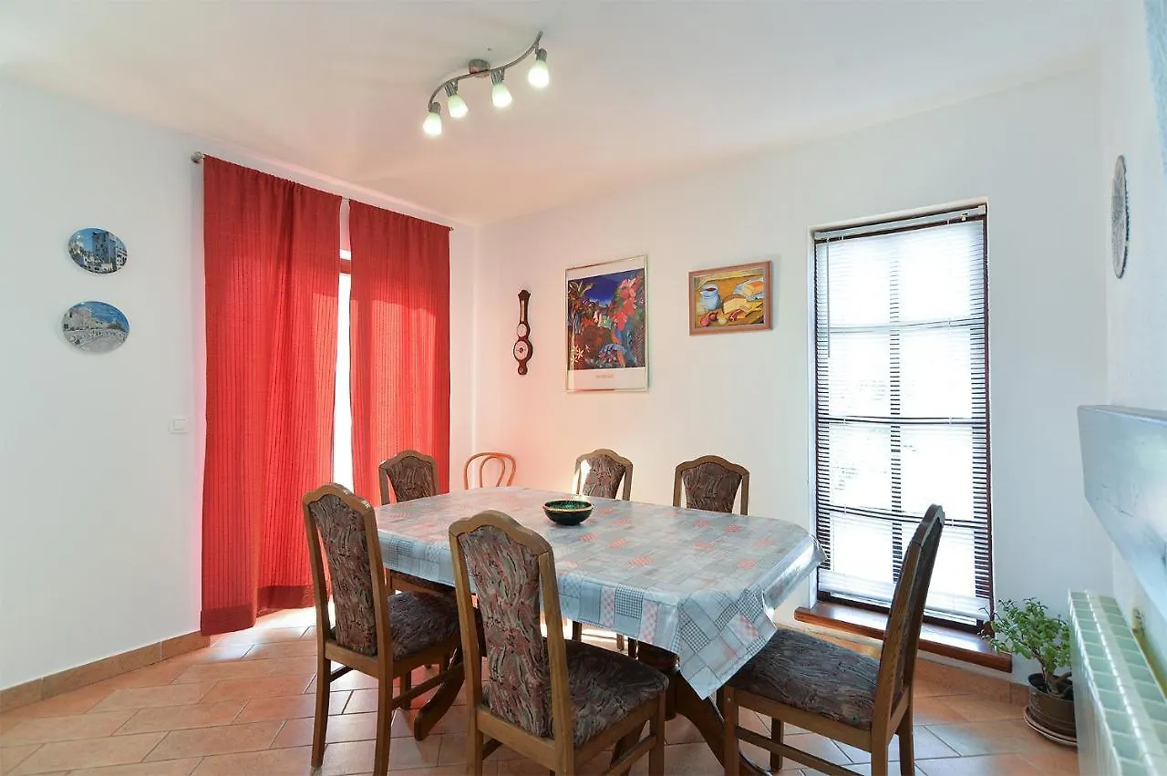 Apartment Boris 2058 Fazana