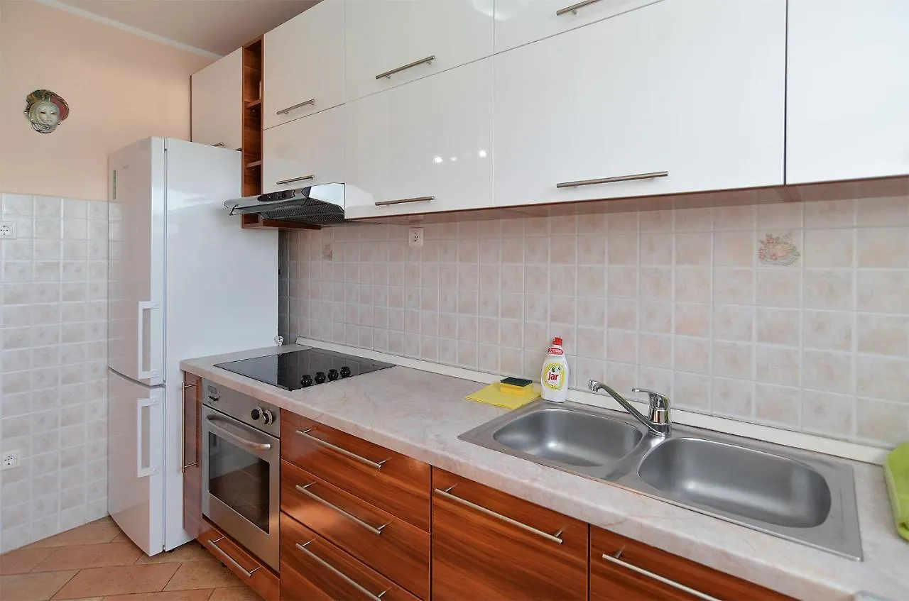 Apartment Boris 2058 Fazana