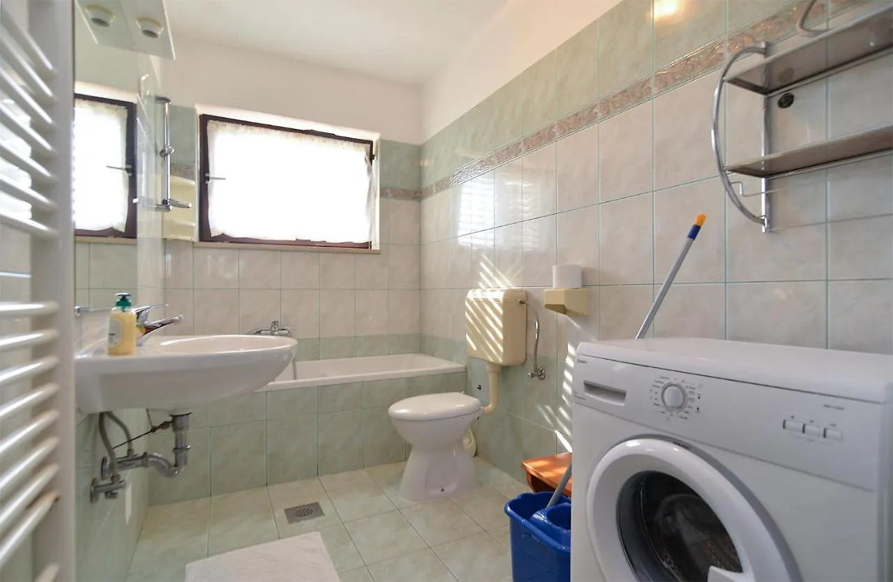 Apartment Boris 2058 Fazana